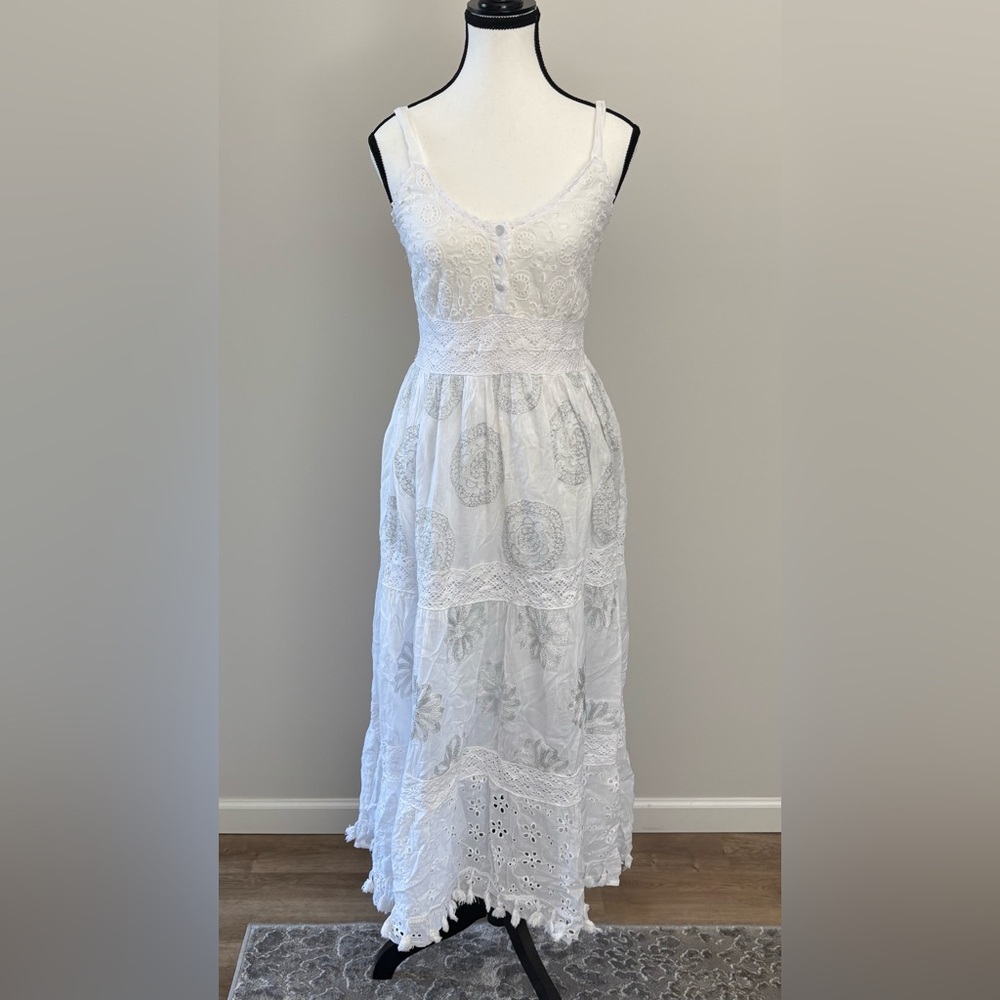 Magic White Floral Midi Dress